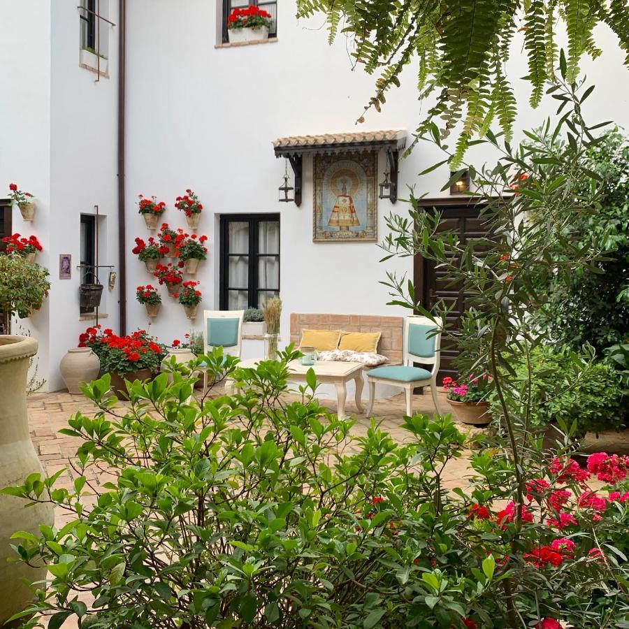 La De Pilar Apartahotel